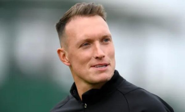 升富策略 菲尔-琼斯：奥比-马丁很有天赋，他在U18踢球简直是降维打击