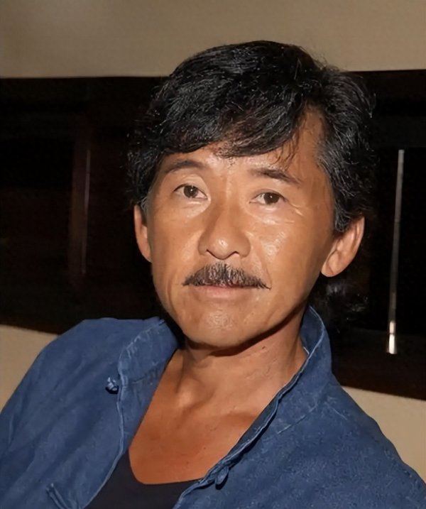 御龙优配 “铁肺歌王”林子祥：为娶小14岁嫩徒，赔偿前妻3000万，如今怎样